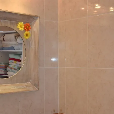 Villa Agaro 4 *